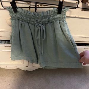 NWOT Bella Dahl shorts size small